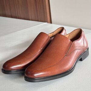 NWOT Hush Puppies Men's Turner Mt Slipon Loafer Size 9